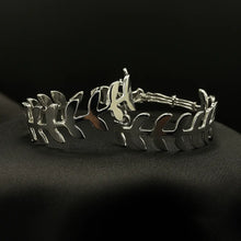Chamakdaar Chandi Jhumkay - Silver Leaf Earrings