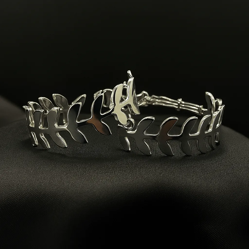 Chamakdaar Chandi Jhumkay - Silver Leaf Earrings