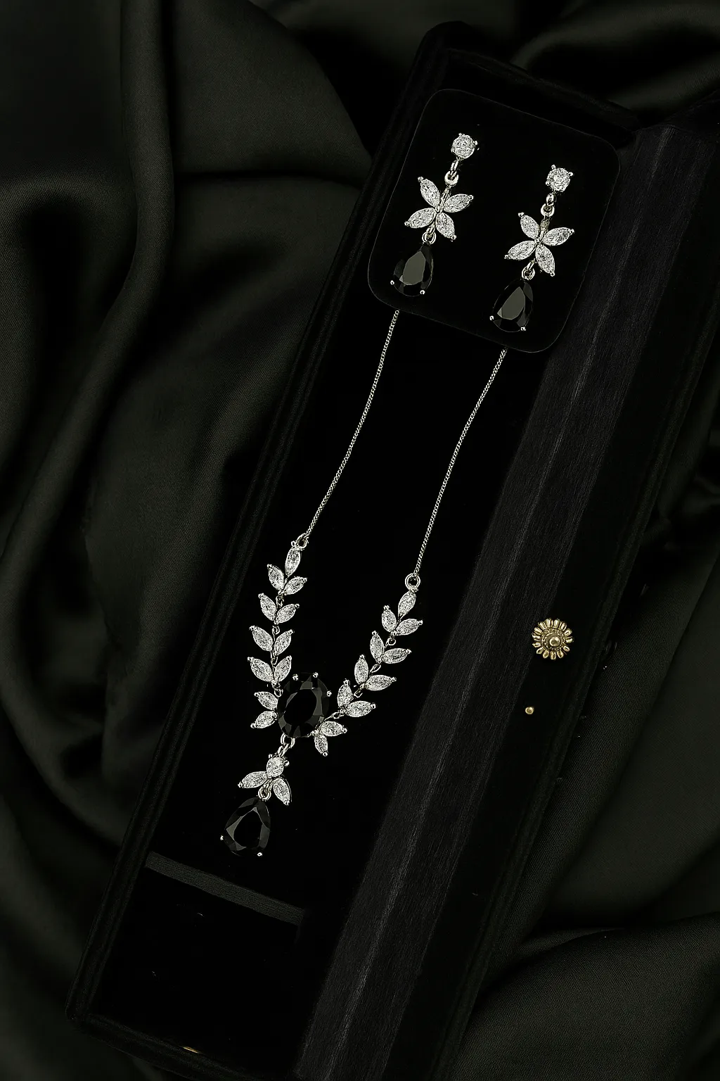 Koh-e-Noor Noir Set - Black & Silver Floral