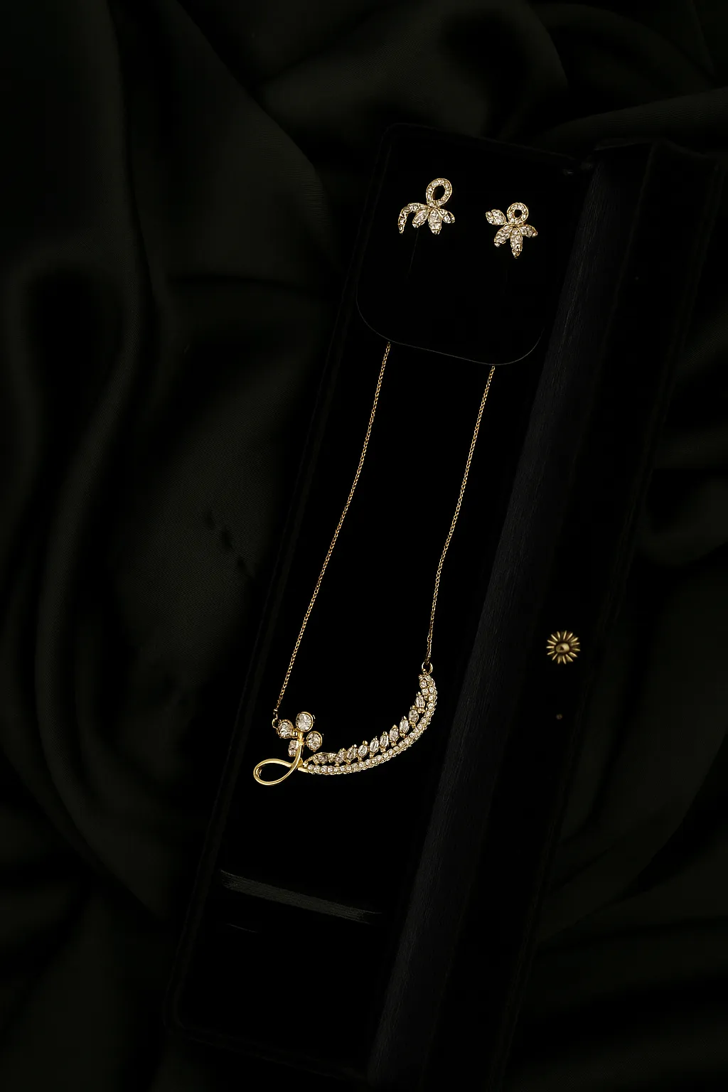 Chandni Zari Set - Golden Crescent Pendant Design